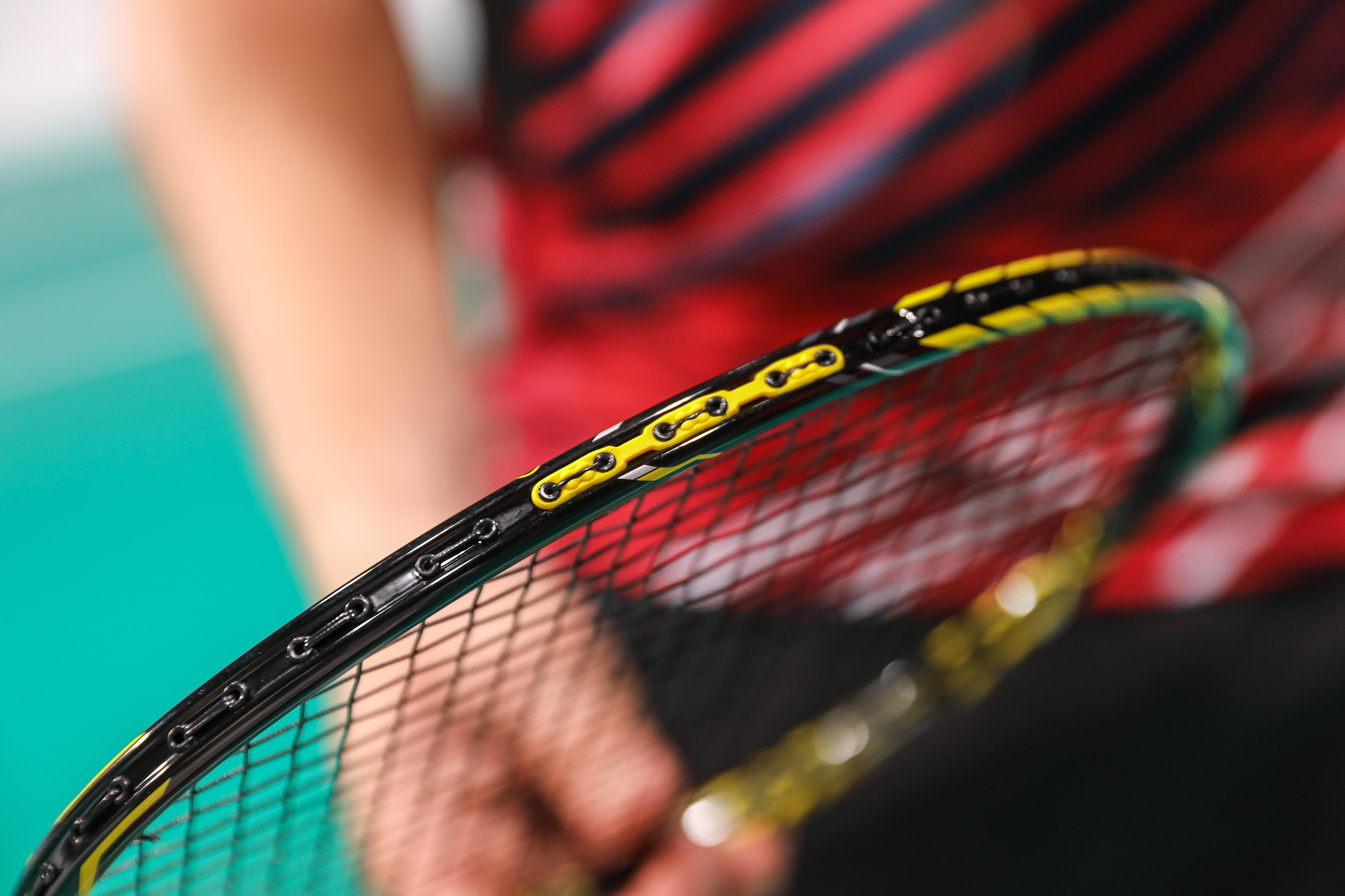 Comment choisir la tension de sa raquette de badminton
